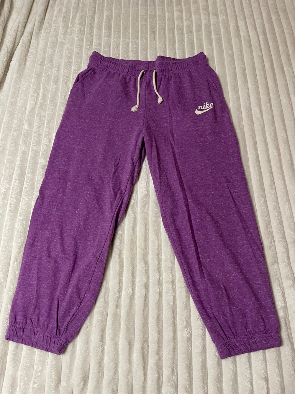 Nike Gym Vintage Capri | Size Medium